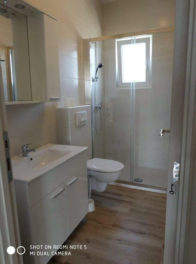 Apartments Patalic Lopar Ngoại thất bức ảnh